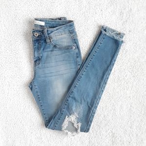 KANCAN Lightwash Mid Rise Distressed Skinny Jeans Size 3 / 25